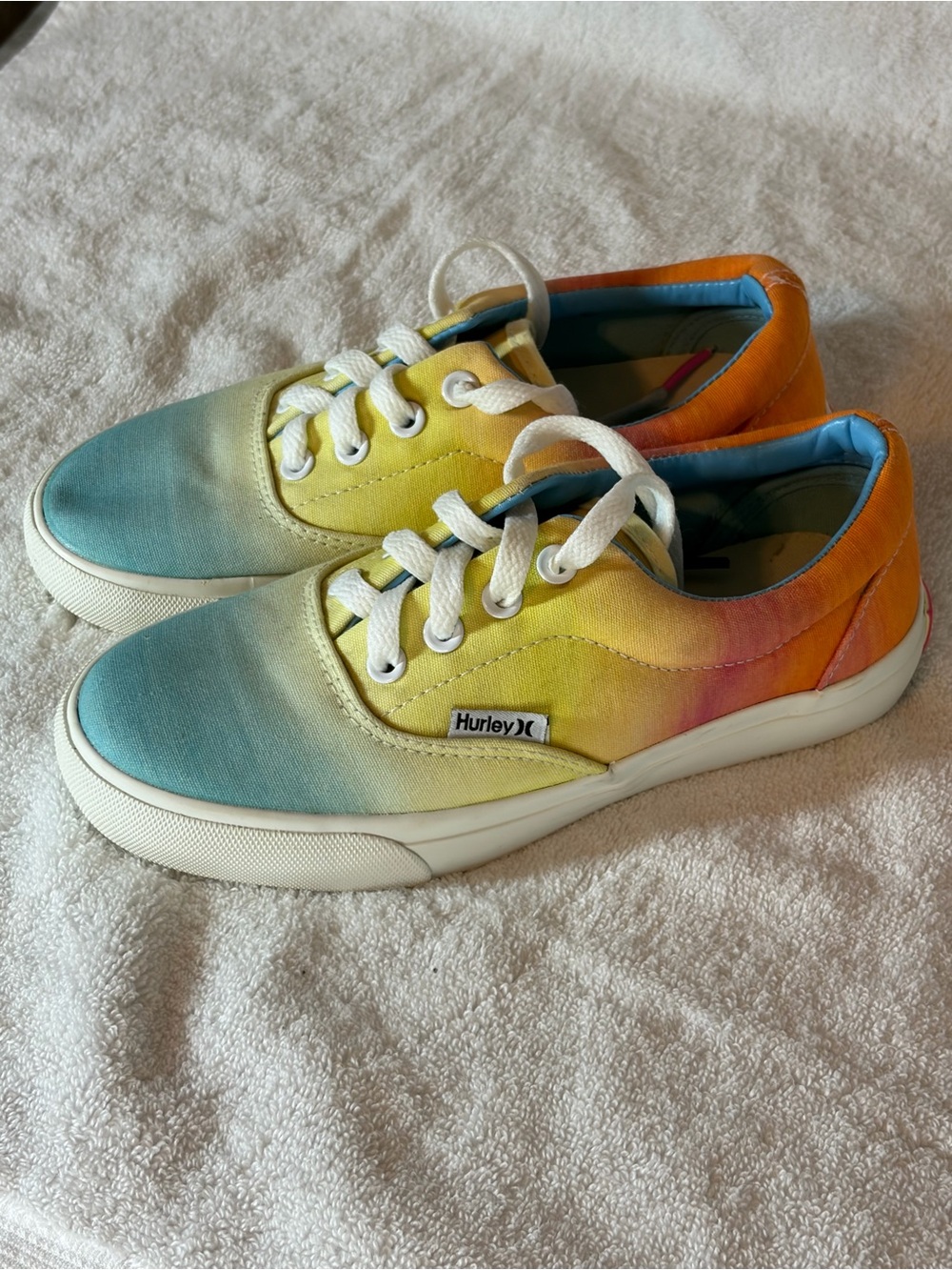 Hurley Kids Multicolor Tie-Dye Low-Top Sneakers in Blue, Yellow, Orange